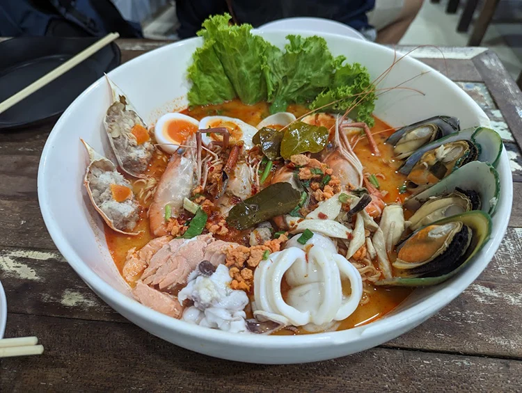Pe Aor Tom Yum Kung Noodle lobster and the gang